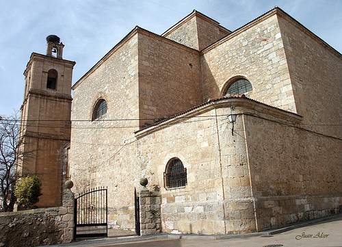 Parroquia de San Antolín Mártir (Nava de Roa)