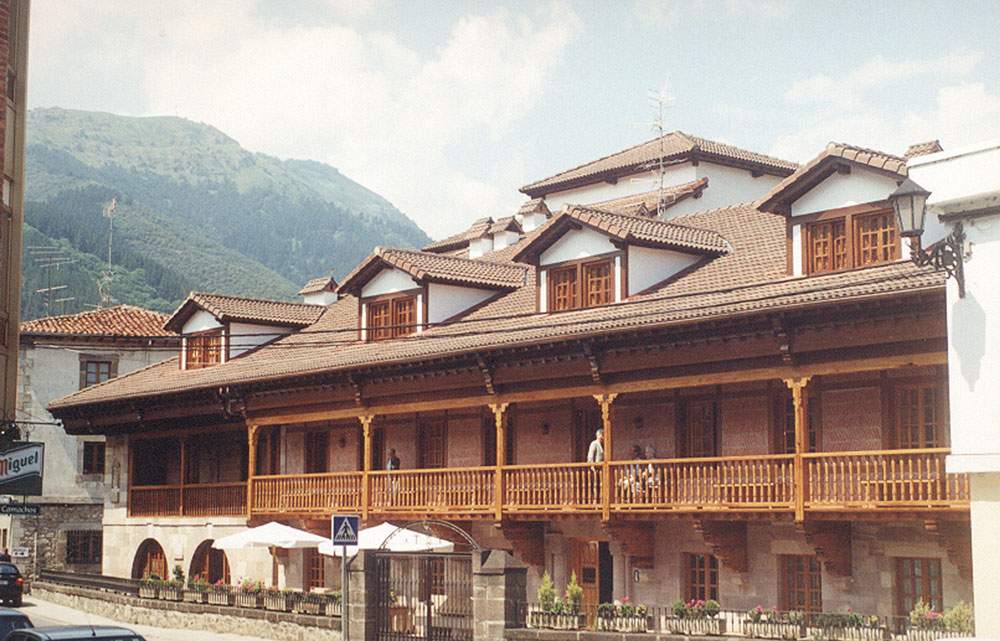 Residencia de Ancianos Félix de las Cuevas (Potes)